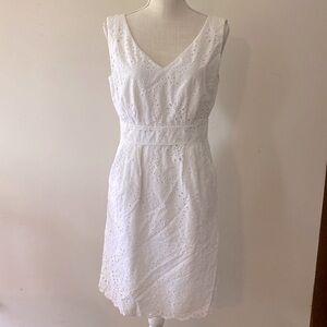 Tahari Arthur S. Levine woman’s white lace sleeveless dress V-neck sz 6